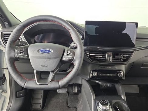 Used 2025 Ford Escape ST-Line Elite w/ Premium Technology Package image 9