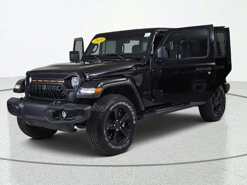 Used 2021 Jeep Wrangler Unlimited Sahara AWD/4WD image 10
