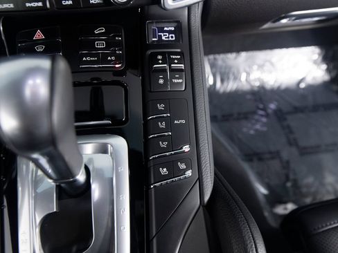 Certified 2017 Porsche Cayenne AWD/4WD image 34