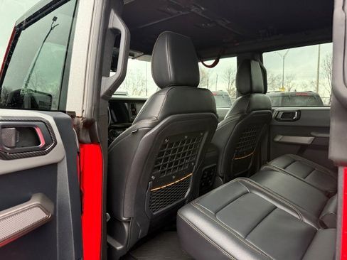 Used 2023 Ford Bronco Badlands w/ Sasquatch Package image 14