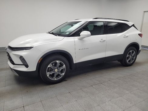 Used 2024 Chevrolet Blazer LT w/ Convenience Package FWD image 2