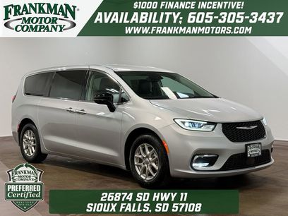 Used 2024 Chrysler Pacifica Touring-L