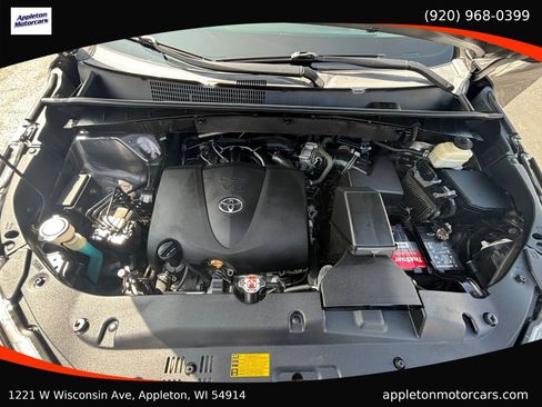 Used 2018 Toyota Highlander XLE AWD/4WD image 48