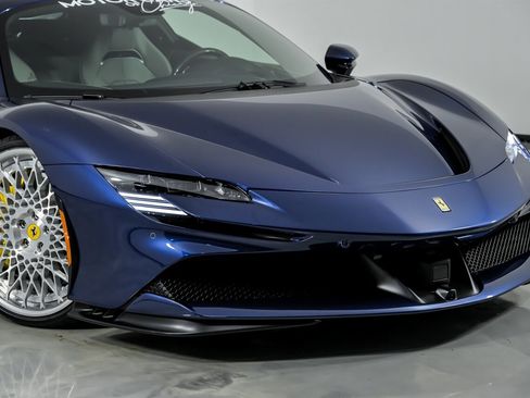 Used 2023 Ferrari SF90 Stradale image 3