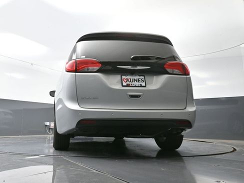 New 2026 Chrysler Voyager LX image 44