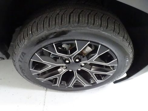 Certified 2018 Chevrolet Tahoe Premier AWD/4WD image 31