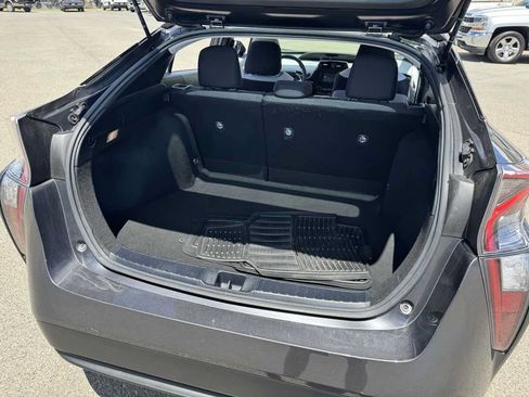 Used 2017 Toyota Prius Two FWD image 16