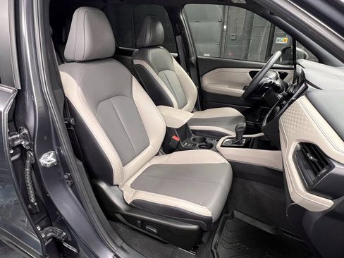 Used 2025 Subaru Forester Limited image 4