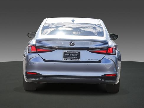 Used 2024 Lexus ES 300h F Sport w/ Accessory Package (Z2) image 3