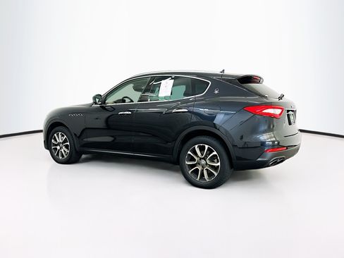 Used 2017 Maserati Levante AWD/4WD image 5