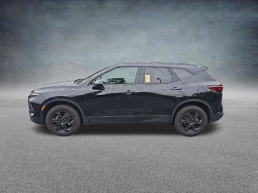 Used 2023 Chevrolet Blazer LT w/ Midnight/Sport Edition FWD image 5
