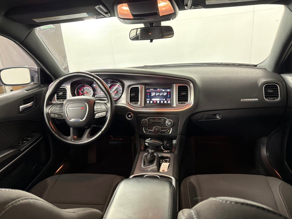 Used 2022 Dodge Charger SXT RWD image 23