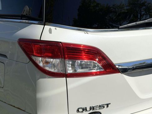 Used 2012 Nissan Quest SV FWD image 10