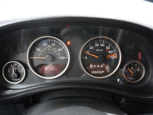 Used 2017 Jeep Wrangler Unlimited Sahara image 15