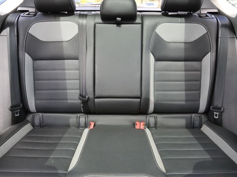 Used 2023 Volkswagen Taos SEL AWD/4WD image 13