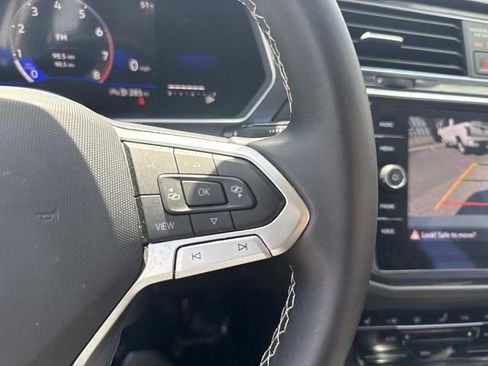 Used 2023 Volkswagen Tiguan SE image 29