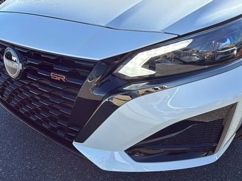 New 2025 Nissan Altima 2.5 SR image 9