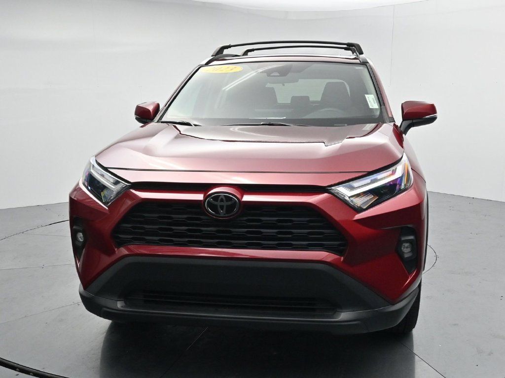 Used 2023 Toyota RAV4 XLE Premium FWD image 3