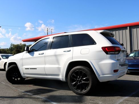 Used 2019 Jeep Grand Cherokee Altitude image 7