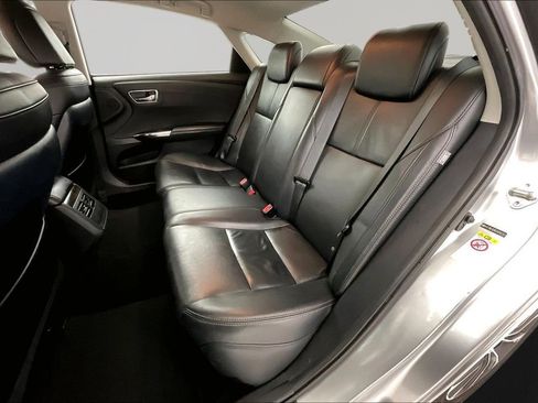 Used 2018 Toyota Avalon XLE image 19