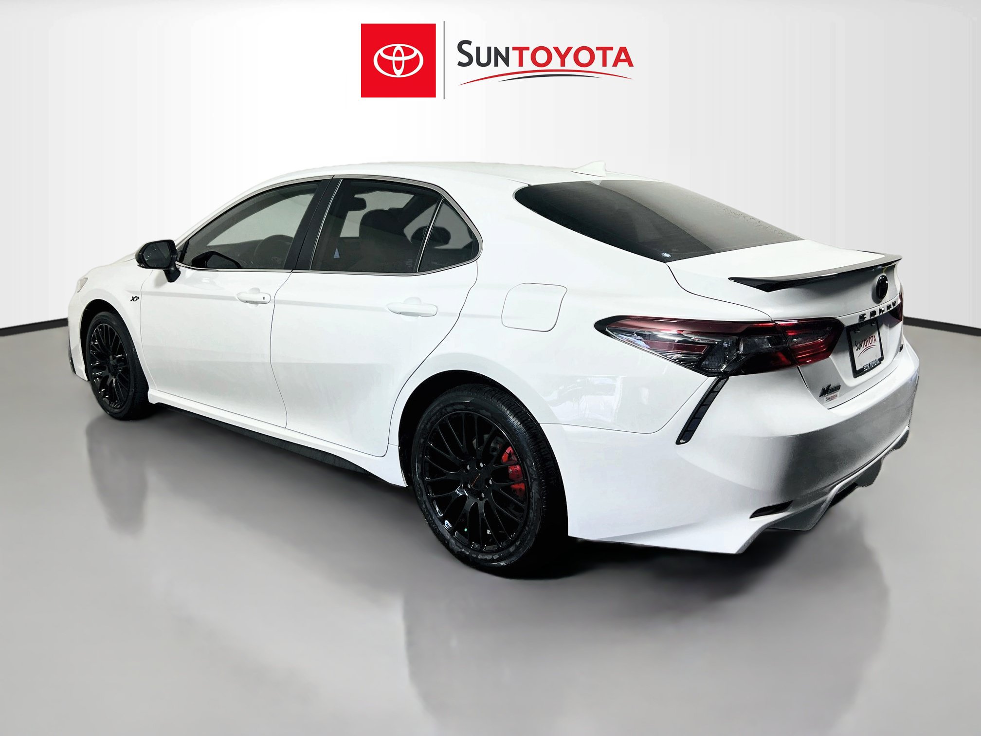 Used 2024 Toyota Camry SE w/ Convenience Package FWD image 6