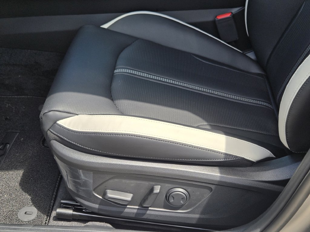 New 2026 Kia K5 GT-Line w/ GT-Line Premium Package FWD image 17