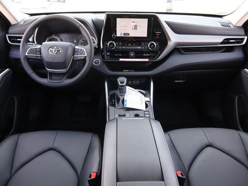 New 2026 Toyota Highlander XLE AWD/4WD image 25