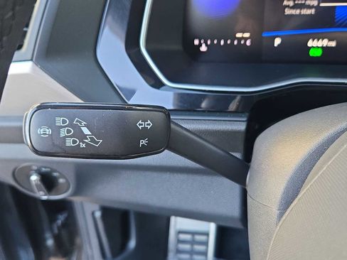 Used 2024 Volkswagen Jetta Sport image 32