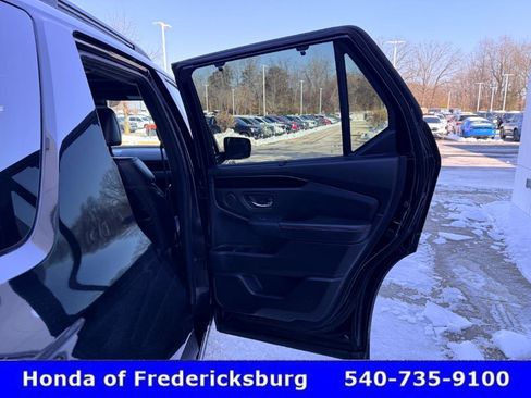 Used 2023 Honda Pilot TrailSport image 18