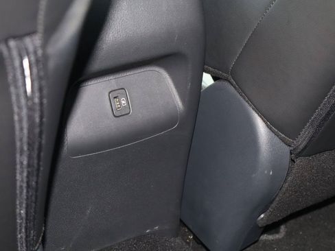 Used 2025 Nissan Sentra SR w/ SR Premium Package FWD image 19