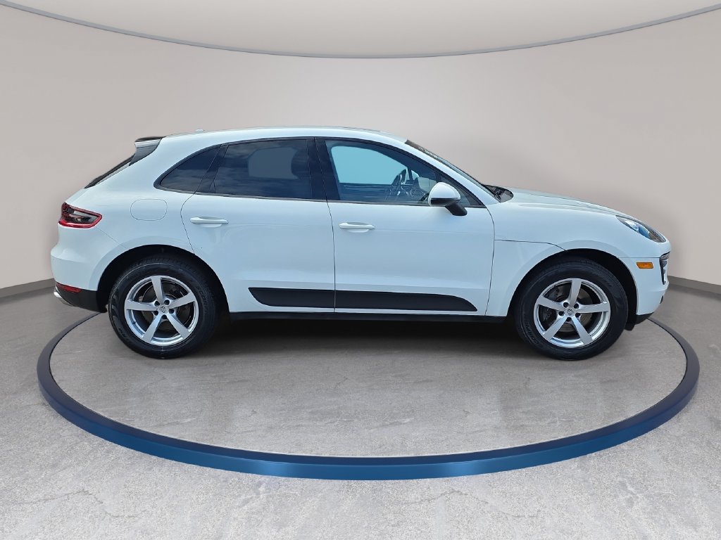 Used 2018 Porsche Macan AWD/4WD image 5