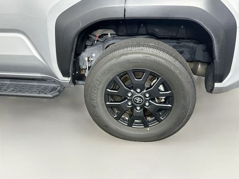 Used 2025 Toyota 4Runner SR5 AWD/4WD image 11