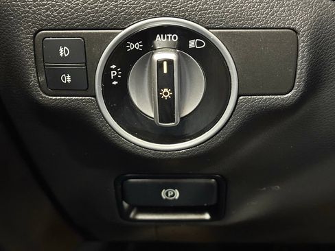 Used 2015 Mercedes-Benz GLA 250 4MATIC image 31