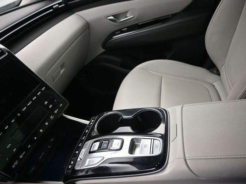 Used 2024 Hyundai Tucson Limited image 19