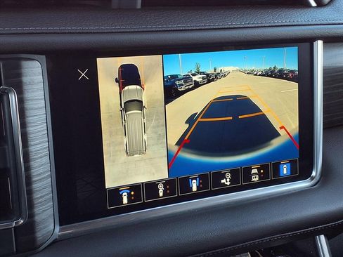 Used 2023 GMC Yukon Denali image 12