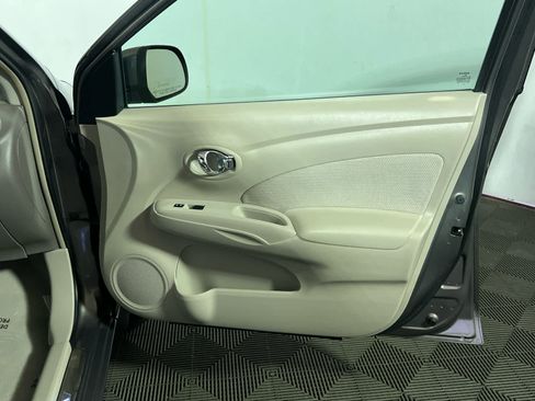 Used 2014 Nissan Versa SL w/ Tech Package image 24