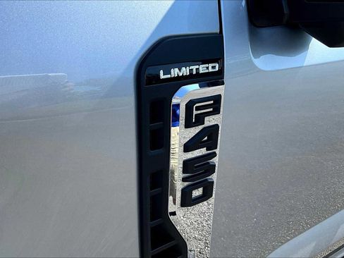 Used 2024 Ford F450 Limited image 59