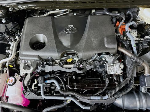 Used 2025 Toyota Camry LE image 34