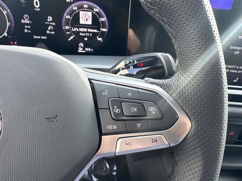 New 2026 Volkswagen Tiguan SE R-Line FWD image 17