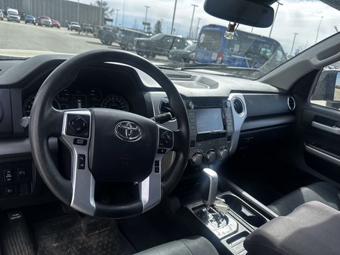 Used 2019 Toyota Tundra SR5 w/ SR5 Upgrade Package AWD/4WD image 5