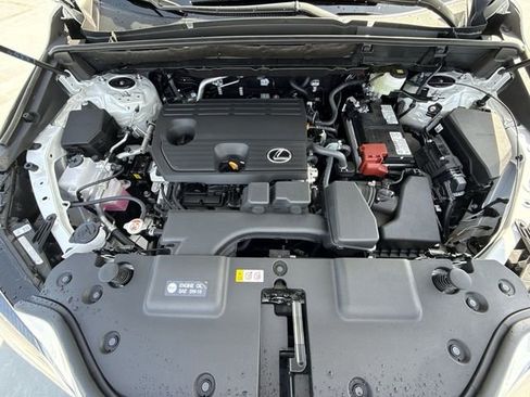 Used 2025 Lexus NX 250 FWD w/ Towing Package (2000 Lbs) image 27