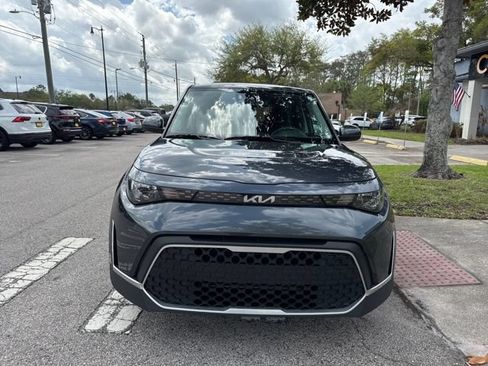 Used 2025 Kia Soul LX w/ LX Technology Package FWD image 3