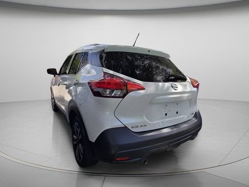 Used 2019 Nissan Kicks SV FWD image 9