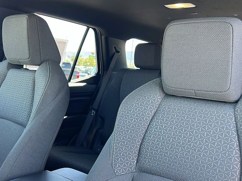 Used 2025 Toyota 4Runner SR5 AWD/4WD image 18