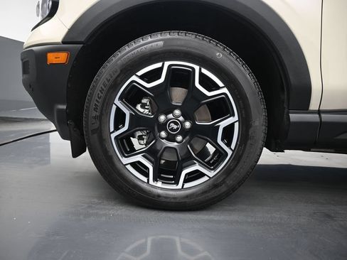 Used 2025 Ford Bronco Sport Outer Banks w/ Outer Banks Tech Package+ AWD/4WD image 23
