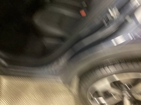 Used 2021 Volvo XC40 T5 Momentum w/ Premium Package image 15