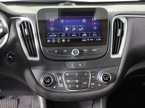 Used 2024 Chevrolet Malibu LT image 39