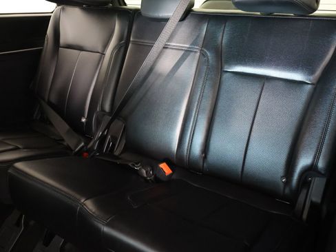 Used 2020 Ford Expedition XLT w/ Equipment Group 202A AWD/4WD image 14