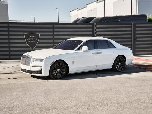 Used 2023 Rolls-Royce Ghost Base w/ Ghost Package image 5