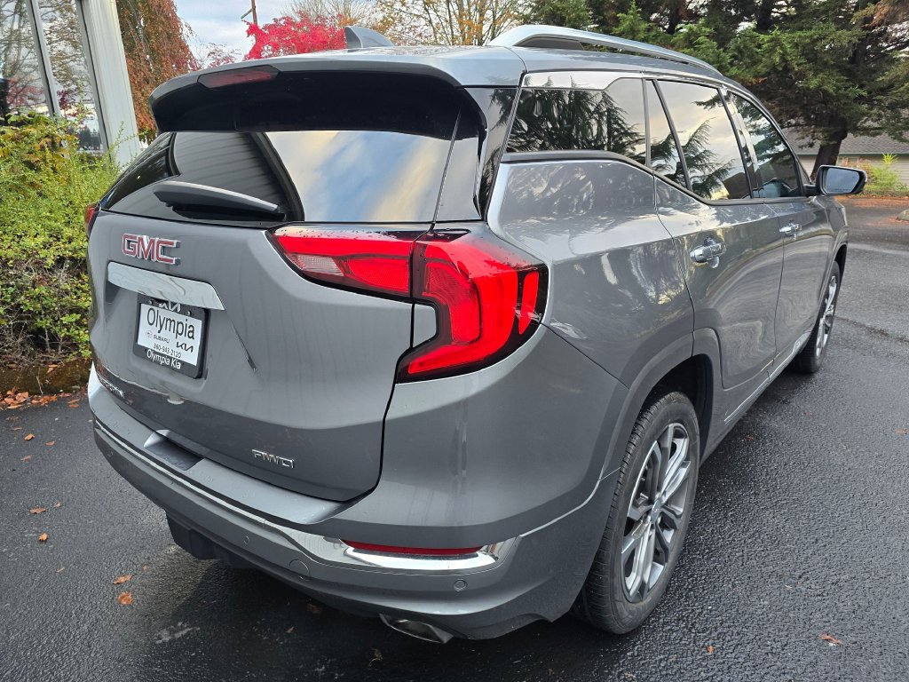Used 2020 GMC Terrain Denali w/ Denali Premium Package AWD/4WD image 4